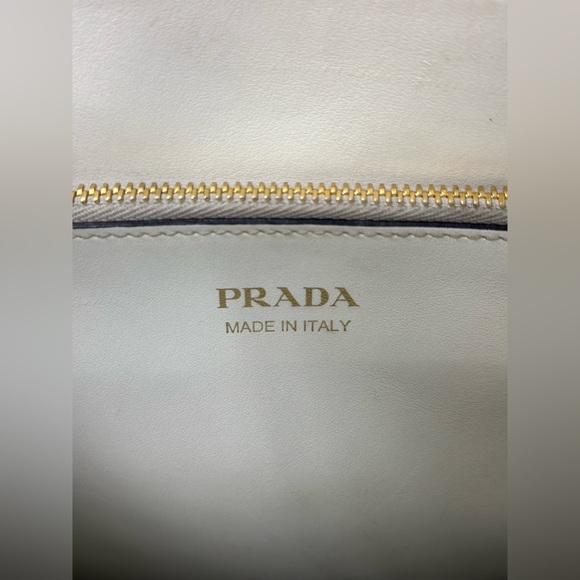 Prada Saffiano City Authentic Vintage - Picture 9 of 13